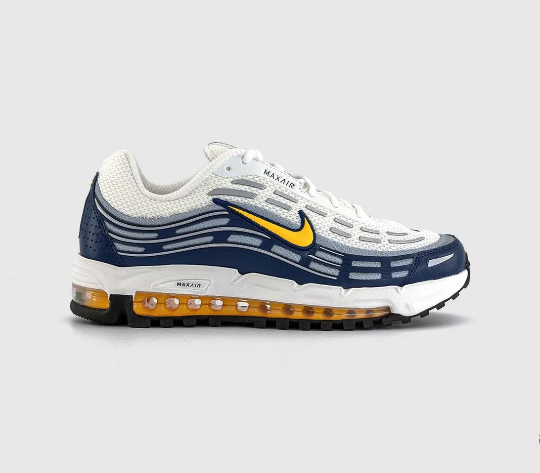 MEN NIKE SNIKERS