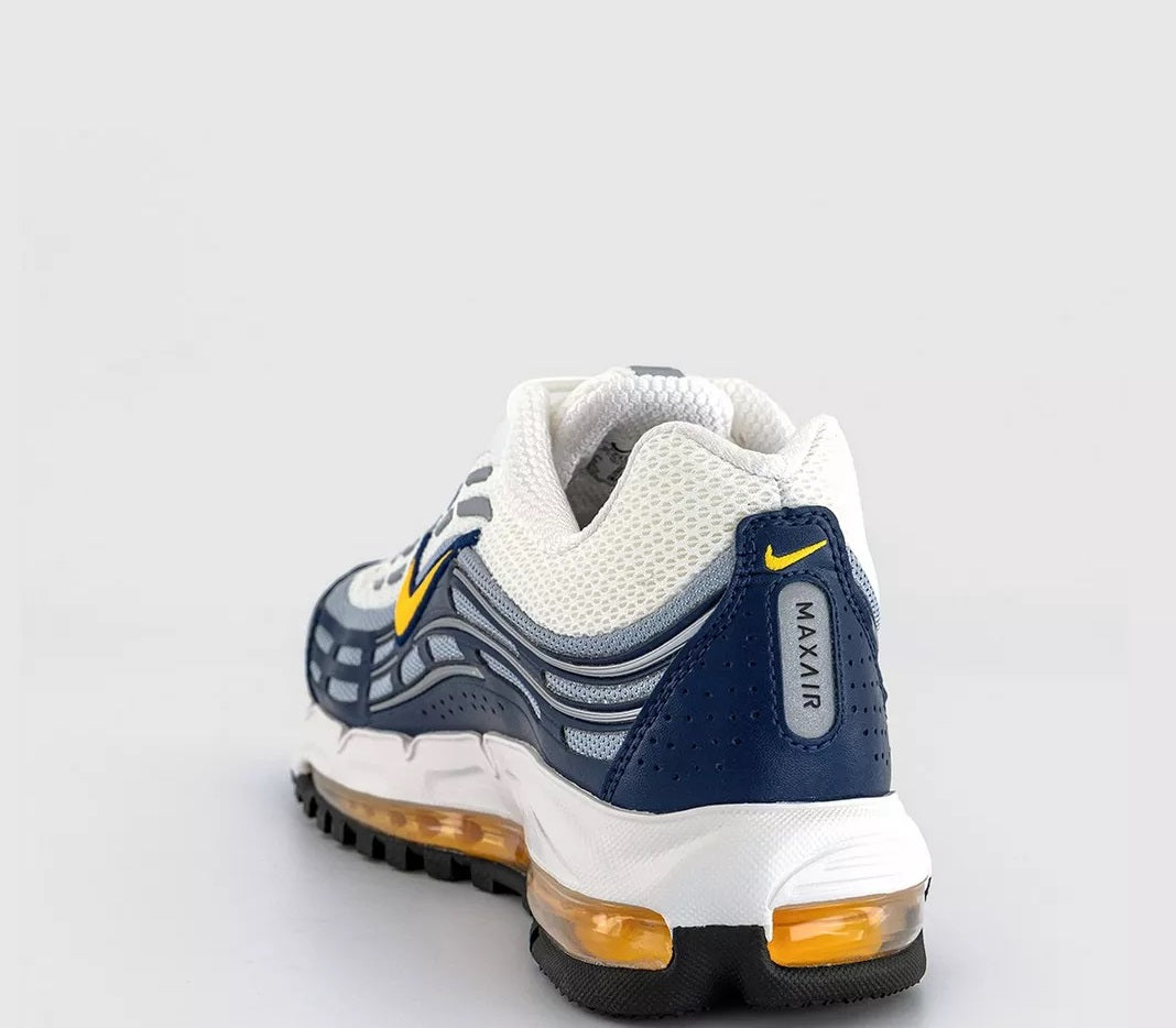 MEN NIKE SNIKERS