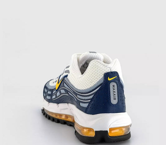 MEN NIKE SNIKERS